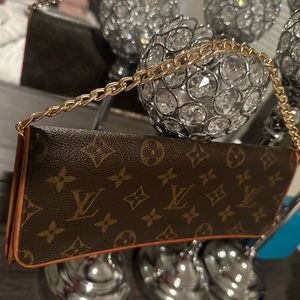 Louis Vuitton Authentic Vintage cross body and wallet bag…Be creative